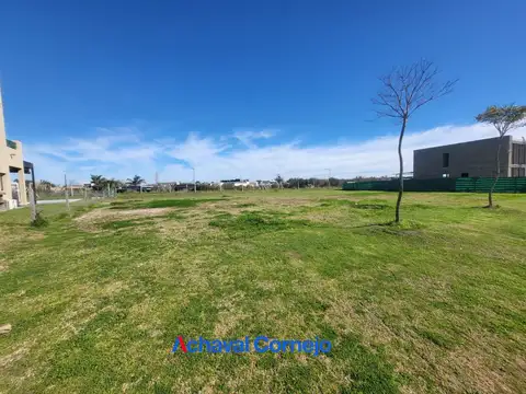Terreno en Venta 20  mts Fondo