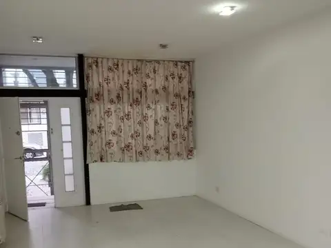 Depto Tipo Casa 3 ambientes con 1 baño