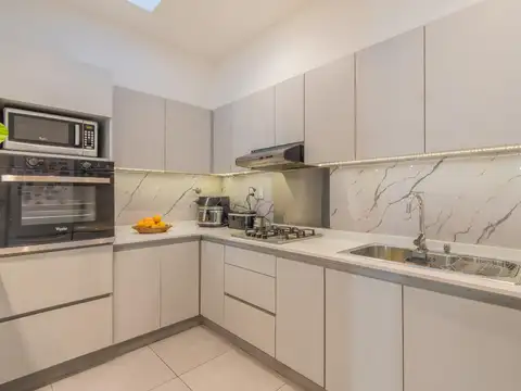 VENTA PH 5 Ambientes 2 Terrazas, Quincho, Parrilla y Entrada Independiente al Frente Villa Urquiza