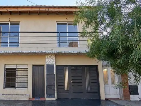 VENTA "EN BLOCK" 2 DEPTOS AL FRENTE CON GARAJE