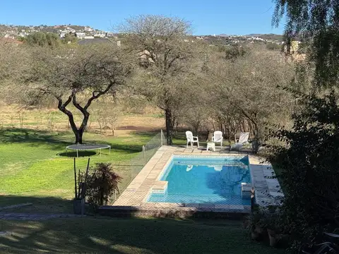 Casa en Venta con 3 cocheras