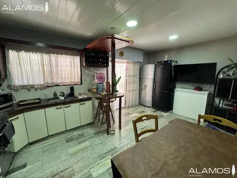 VENTA CASA 5 AMBIENTES EN RAMOS MEJÍA