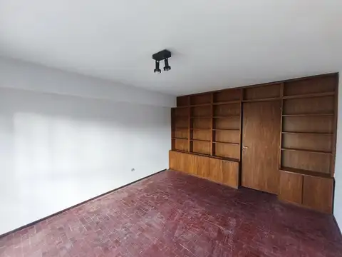 Oficina con Cochera - Centro