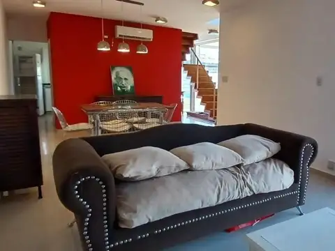 Casa 6 ambientes con 2 baños