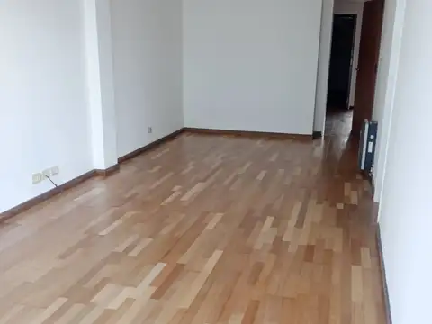 ALQUILER 2 DORMITORIOS CON COCHERA - AIRE ACONDICIONADO - LAVADERO