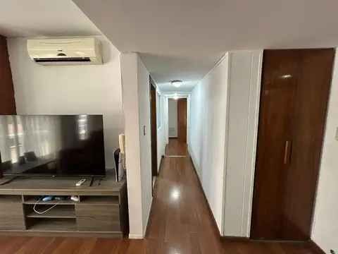 Departamento 8 ambientes con 3 baños