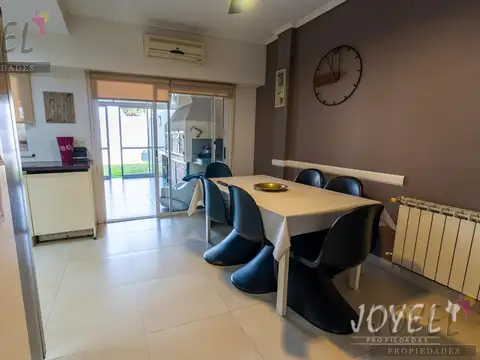 Casa en Venta con 4 cocheras