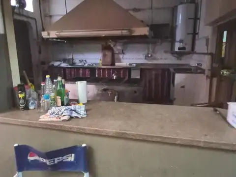 Local en Venta Via Púb.