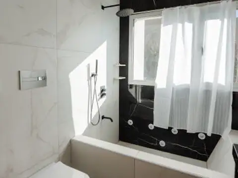 Casa 8 ambientes con 3 baños