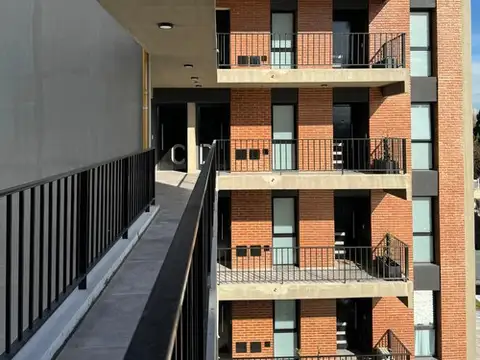 Avenida Italia 700, Piso 4