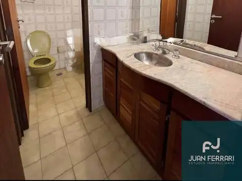 Departamento en venta c/ cochera en Centro