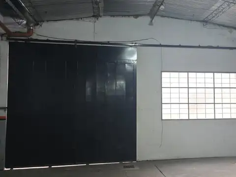 HERMOSO GALPON CON OFICINA SOBRE LOTE 8,66 X  50 MTS