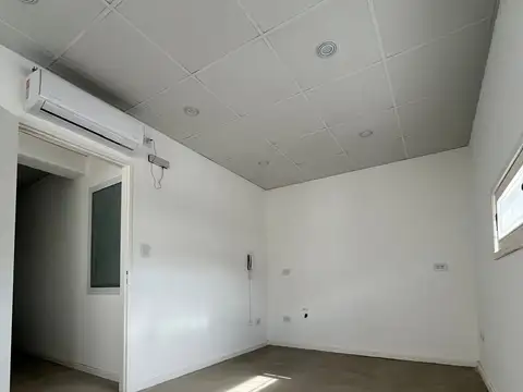 Oficina en Alquiler al Este