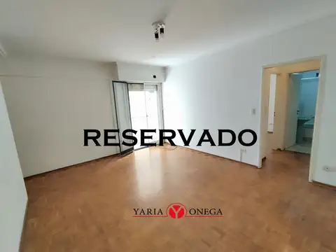 Amplio departamento en Sucre y Cabildo