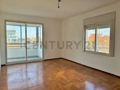 Departamento 3 Ambientes con Balcón al Frente en Villa Devoto