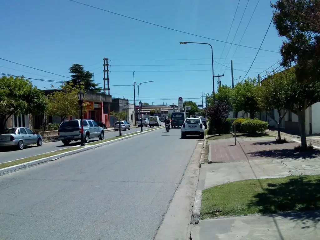 Local - Via Publica | 33,08  m² Total | 1 planta | 25 años | 1 baño | Muy Bueno