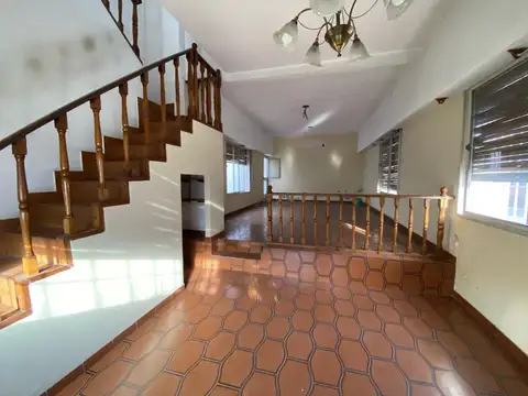 Venta permuta Casa lote propio en esquina monte  castro cochera apto credito