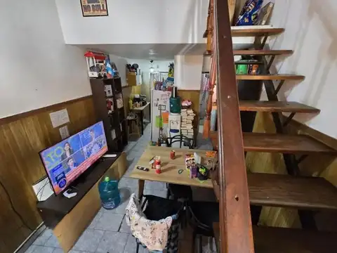 Casa 2 ambientes con 1 baño
