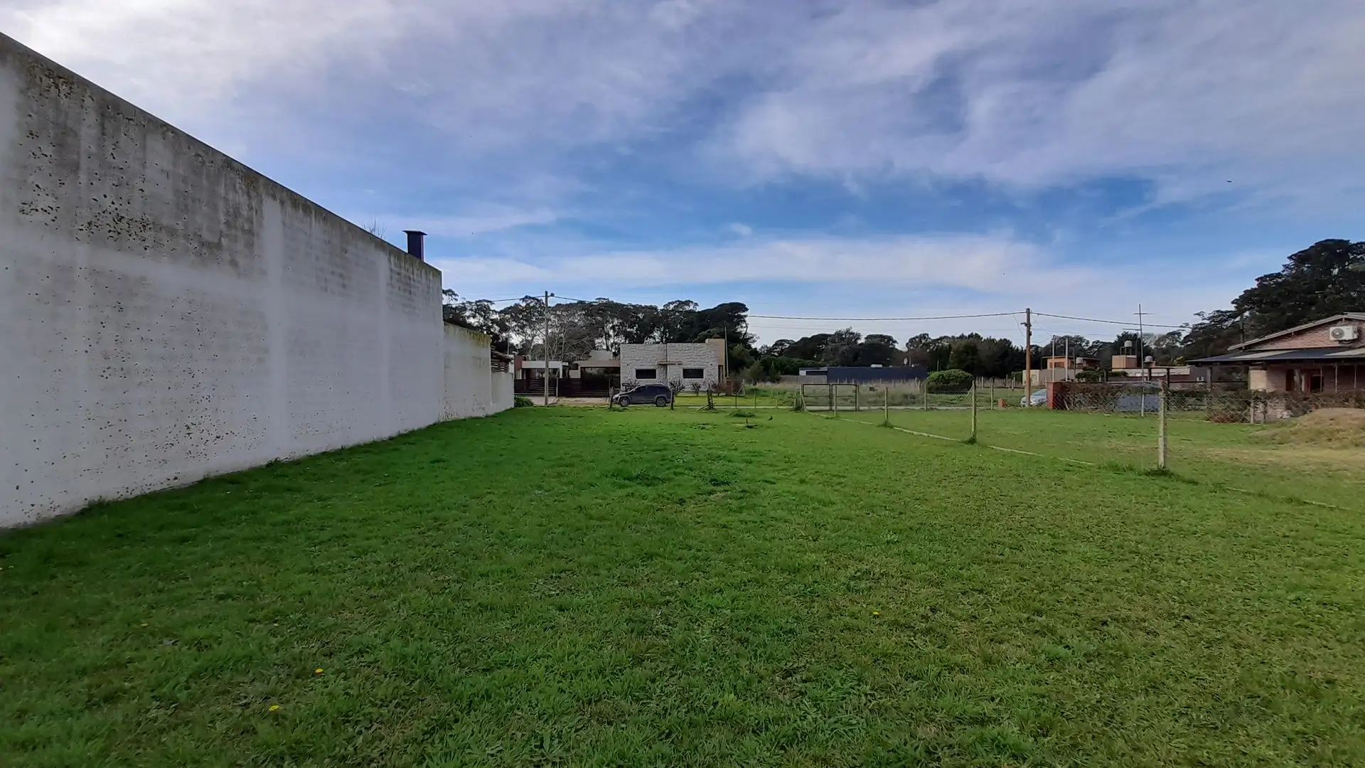 VENTA LOTE 450m2 BARRIO LOS ACANTILADOS