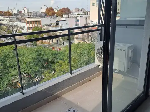 Se alquila depto de 1 amb a estrenar con balcón luminoso.