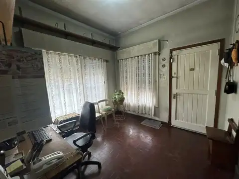 José Mármol 55 entre Av. Gral. José de San Martín y España, Florencio Varela , Piso 0