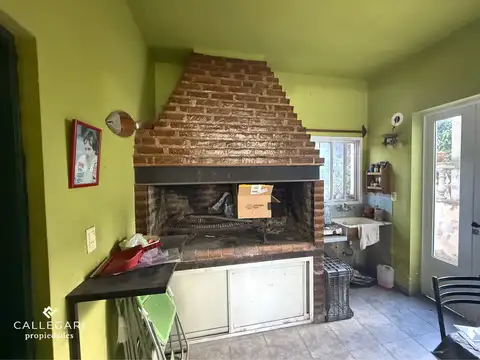 GRAN PREDIO con 2 CASAQUINTA | Av. 14, Berazategui