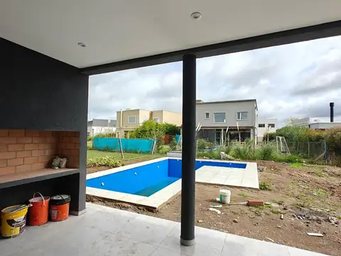 Casa en Venta en Pilar del Este - San Ramon, USD 195.000