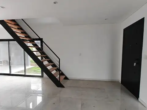 Casa en Venta en Pilar del Este - San Ramon, USD 195.000