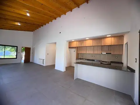 Casa 4 ambientes con 3 baños
