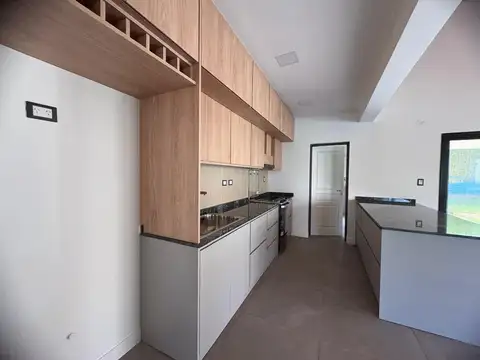 CASA A ESTRENAR EN VENTA - ALTOS DEL CASCO
