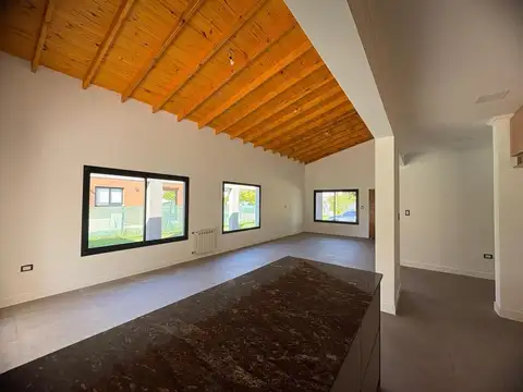 Casa en Venta con 6 cocheras