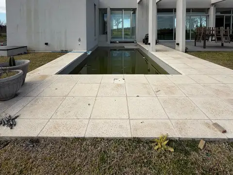 Casa 4 ambientes con 4 baños