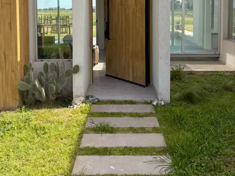 Casa 4 amb Gral Rodriguez Barrio Norte Financia