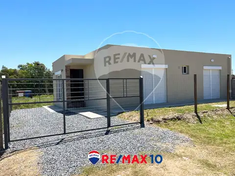 Casa a estrenar de dos dormitorios.