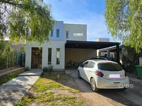 Casa 3 dormitorios en Barrio Privado Pinares de Furlotti, Maipú, Mendoza.