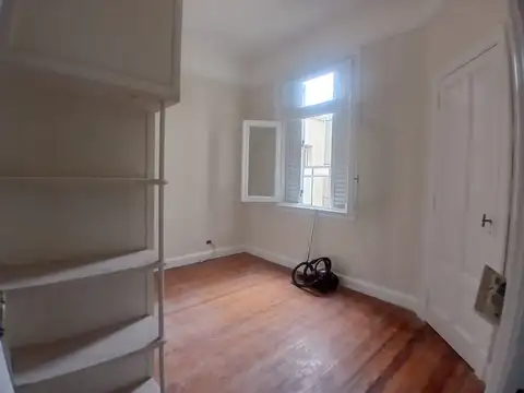 Avenida Rivadavia 3000, Piso 2