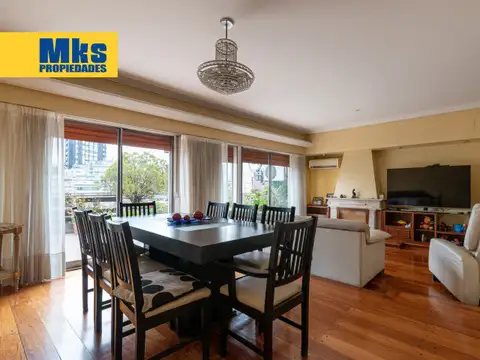 Departamento de 5 Ambientes c/dep en Venta 204 m2 con balcon aterrazado, cochera y baulera.