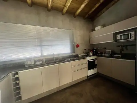 Casa 5 ambientes con 4 baños
