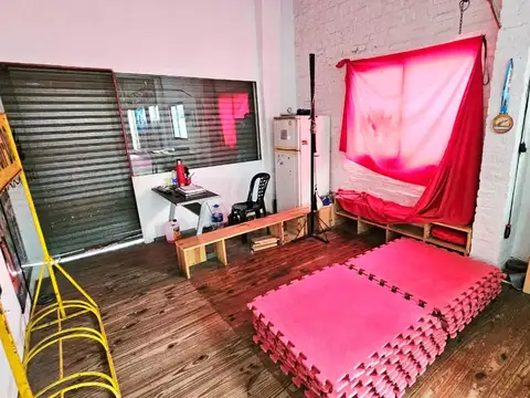 CASA DE 3 AMBIENTES CON LOCAL/DEPOSITO