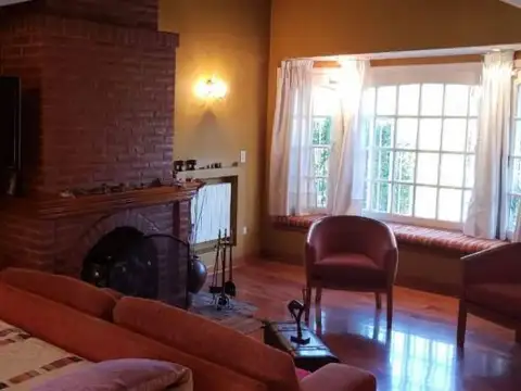 Casa en Venta en Villa Luzuriaga, USD 380.000