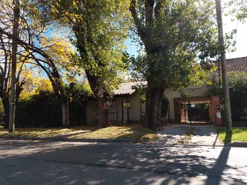 Casa en Alquiler en Burzaco, $ 1.100.000