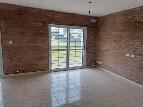 Casa en Alquiler en Roldan, $ 800.000