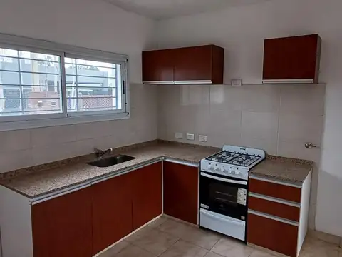 Casa en Alquiler en Roldan, $ 800.000