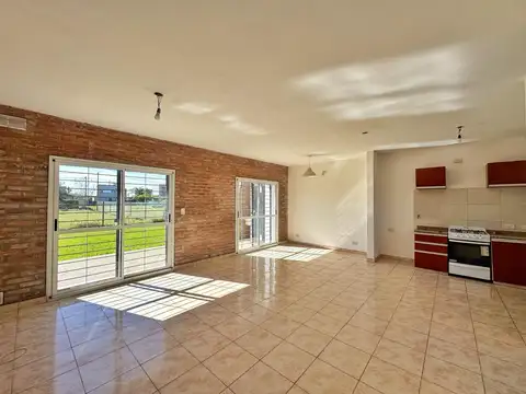 Casa 4 ambientes con 1 baño