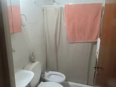 Casa 5 ambientes con 1 baño