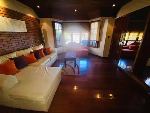Casa 4 ambientes con 3 baños