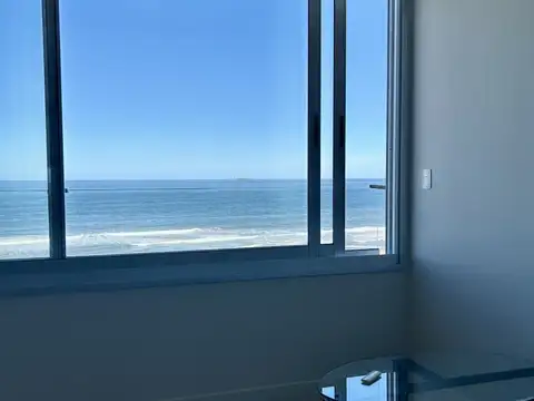 Departamento de 3 dormitorios en Tiburón 3, piso alto.