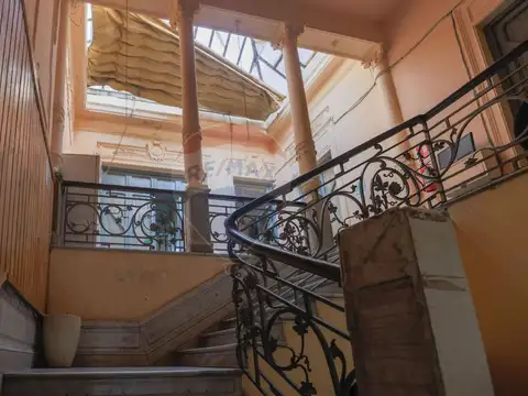 VENTA CENTRO TERRENO CON EDIFICACIONES