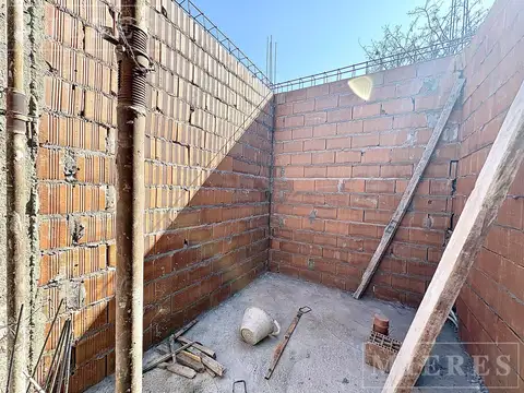 Casa en venta sobre lote laguna Barrio Norte El Canton Escobar
