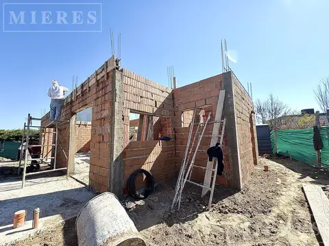 Casa en Venta con 4 cocheras